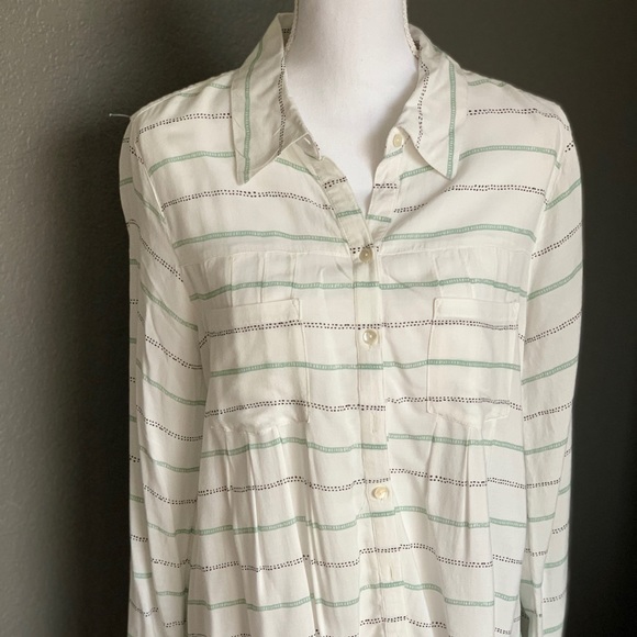 Long sleeve button down women’s blouse - Picture 3 of 4